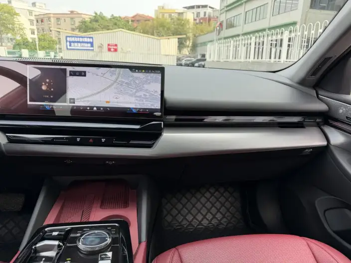 BMW 5 Series 2024 Model 525Li M Sports Set – фото 7