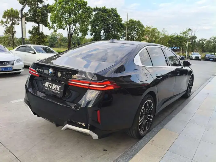 BMW 5 Series 2024 Model 525Li M Sports Set – фото 7