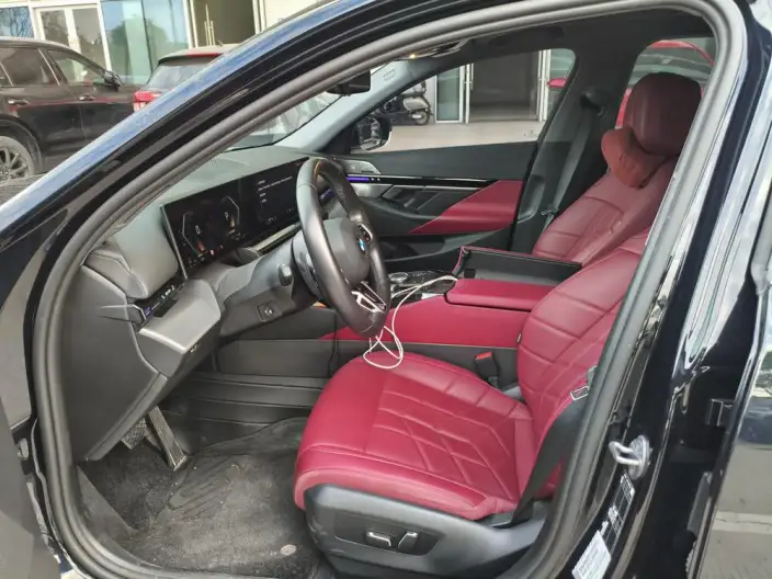 BMW 5 Series 2024 Model 525Li M Sports Set – фото 8