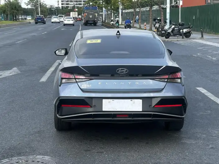 Hyundai Ioniq 2023 Model 1.5L CVT GLX Elite Edition – фото 6