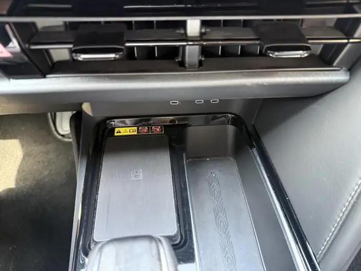 Toyota Camry 2024 Model Hybrid 2.0HGVP Deluxe Edition – фото 8