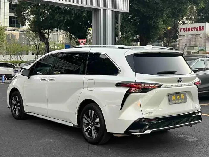 Granvia 2024 Model Intelligent Hybrid 2.5L 4WD Noble PLUS Edition – фото 5