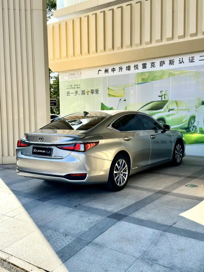 Lexus ES 2022 Model 300h Superior Edition – фото 5