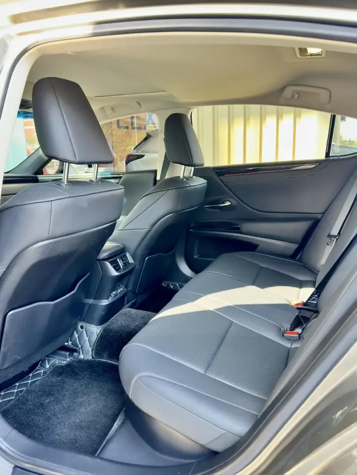 Lexus ES 2022 Model 300h Superior Edition – фото 8