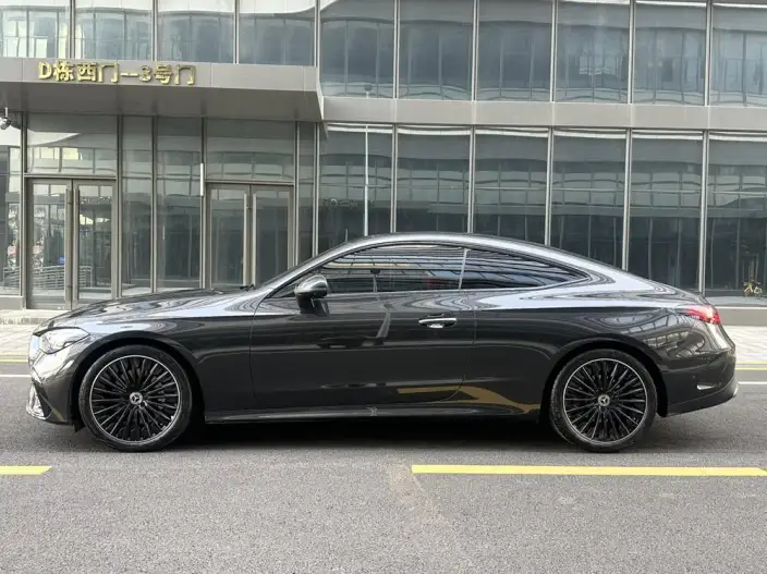 Mercedes-Benz CLE-Class 2024 Model CLE 300 4MATIC Luxury Model Coupe – фото 3