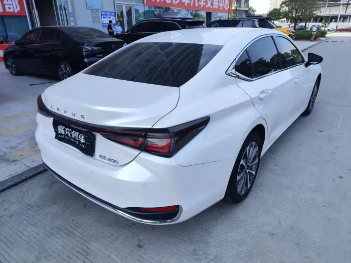 Lexus ES 2025 Model 200 Premium – фото 6