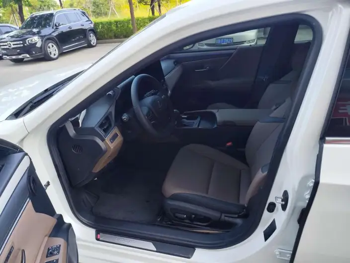 Lexus ES 2025 Model 200 Premium – фото 9