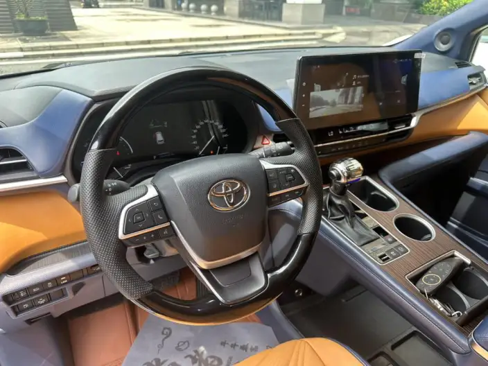 Toyota Sienna 2021 Model 2.5L Hybrid Deluxe Edition – фото 5