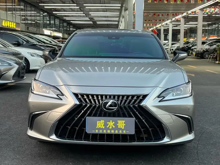 Lexus ES 2022 Model 200 Superior Edition