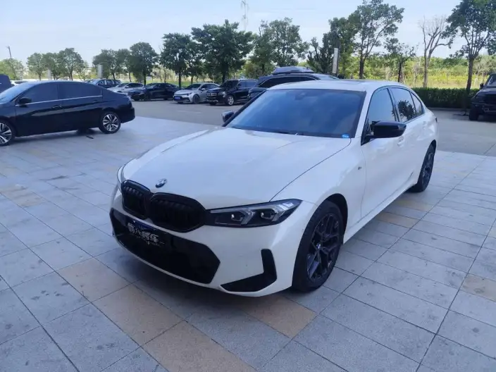 BMW 3 Series 2026 Model 330Li M Sports Night Set – фото 1