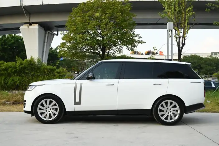 Range Rover 2025 Model 3.0 L6 400PS Shengshi Extended Edition