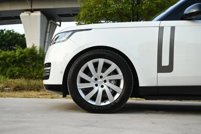 Range Rover 2025 Model 3.0 L6 400PS Shengshi Extended Edition – фото 7