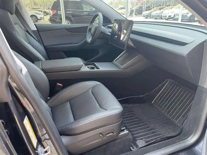 Model Y 2025 Model Rear-wheel drive version – фото 8