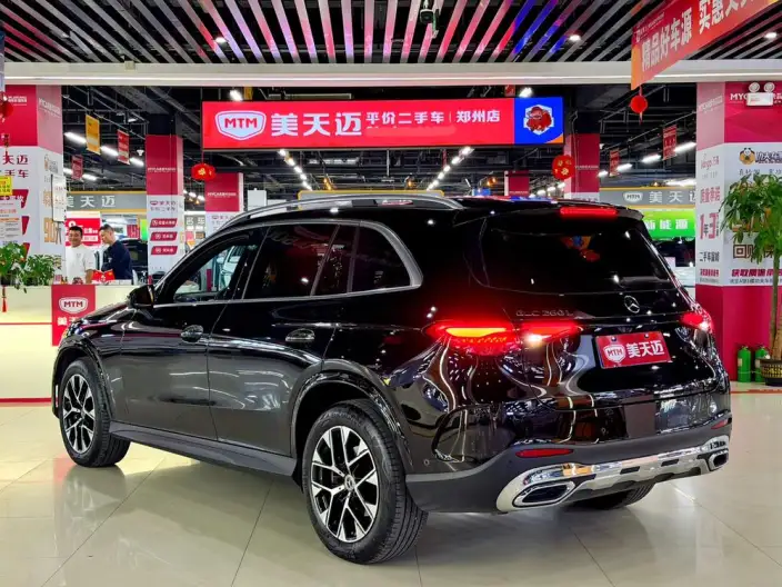 Mercedes-Benz GLC 2024 Model Facelift GLC 260 L 4MATIC Luxury Model 5 seat – фото 5