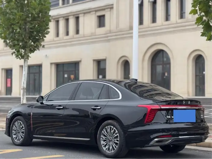 Hongqi H5 2024 Model 2.0T Automatic Smart Flag Enjoy Edition
