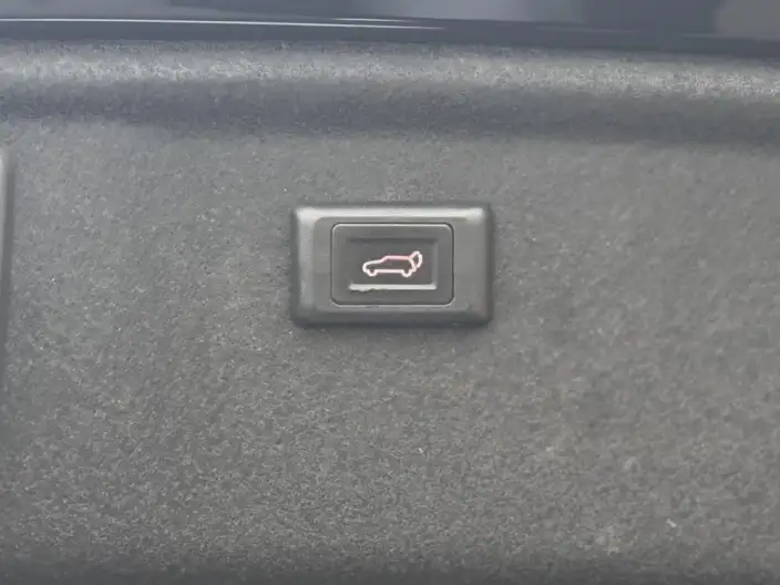 Hongqi H5 2024 Model 2.0T Automatic Smart Flag Enjoy Edition – фото 10