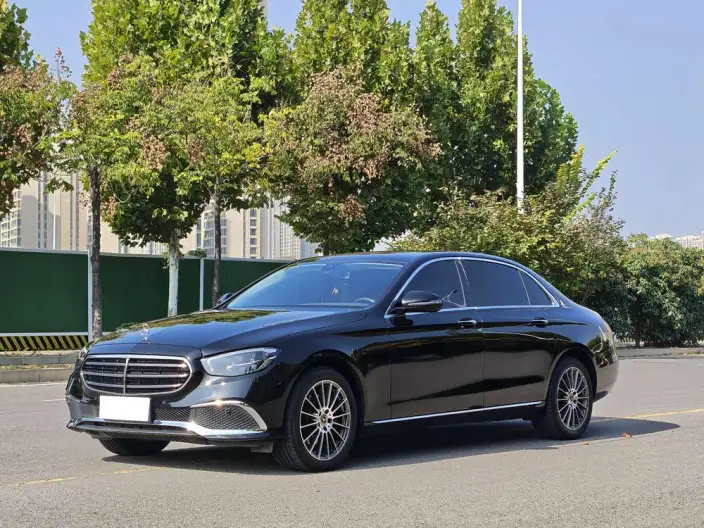 Mercedes-Benz E-Class 2023 Model Facelift E 260 L sedan – фото 1