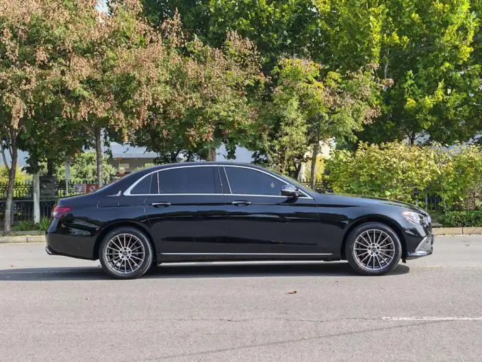 Mercedes-Benz E-Class 2023 Model Facelift E 260 L sedan – фото 8