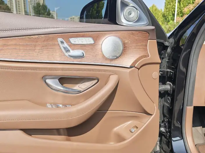 Mercedes-Benz E-Class 2023 Model Facelift E 260 L sedan – фото 10