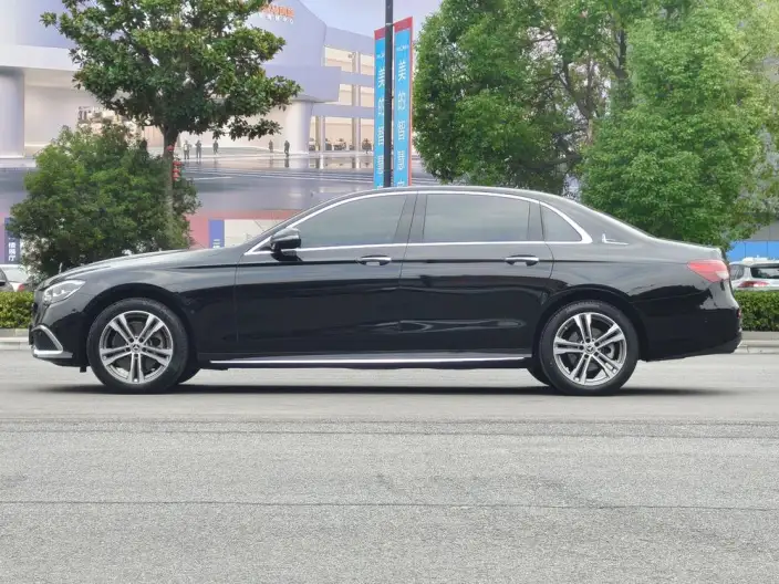 Mercedes-Benz E-Class 2022 Model E 260 L Sports sedan – фото 4