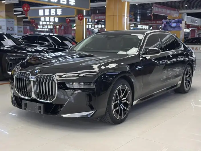 BMW 7 Series 2023 Model 735Li M Sports Set – фото 1