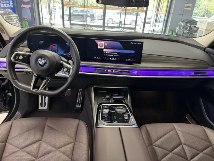 BMW 7 Series 2023 Model 735Li M Sports Set – фото 9