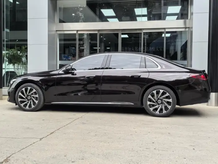 Mercedes-Benz E-Class 2024 Model E 300 L Luxury Model sedan – фото 4