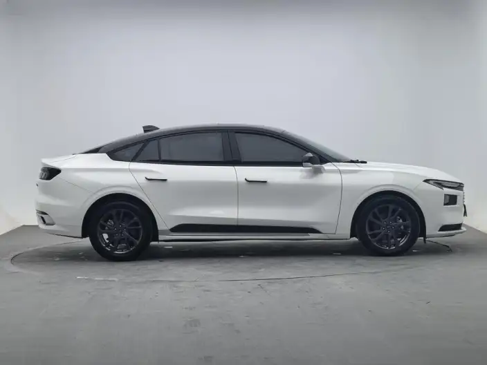 Ford Mondeo 2025 Model EcoBoost 245 Luxury Model – фото 8