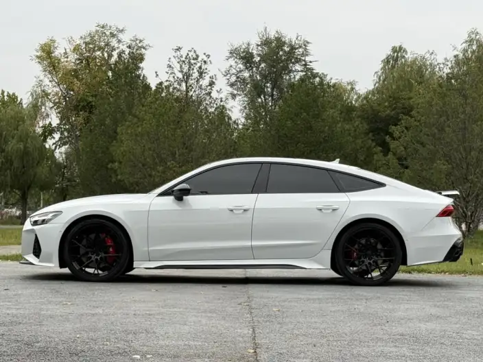 Audi A7 2023 Model 55 TFSI quattro Exclusive Model – фото 3
