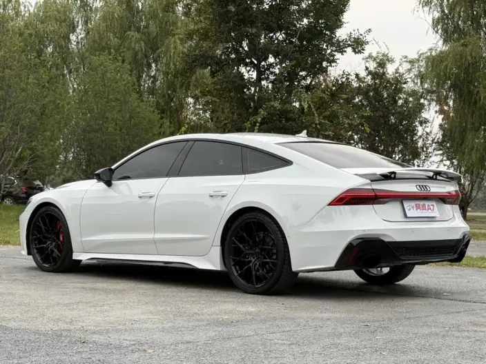 Audi A7 2023 Model 55 TFSI quattro Exclusive Model – фото 4