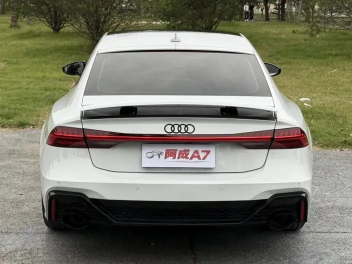 Audi A7 2023 Model 55 TFSI quattro Exclusive Model – фото 5
