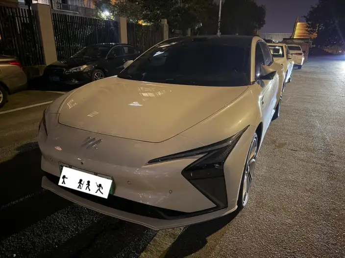 Zhiji L7 2022 Model Dynamic Edition