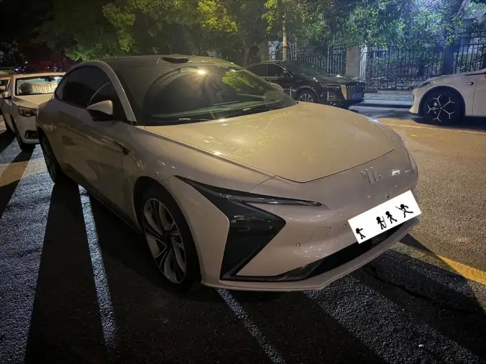 Zhiji L7 2022 Model Dynamic Edition