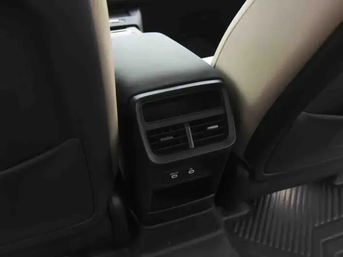 Volvo XC70 2026 Model 2WD Long Battery Life Pro Core – фото 9