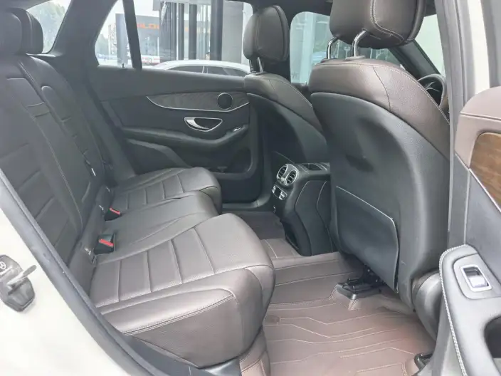 Mercedes-Benz GLC 2021 Model GLC 260 L 4MATIC Luxury Model – фото 8