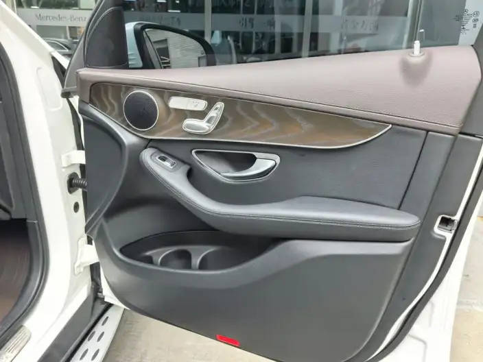 Mercedes-Benz GLC 2021 Model GLC 260 L 4MATIC Luxury Model – фото 10
