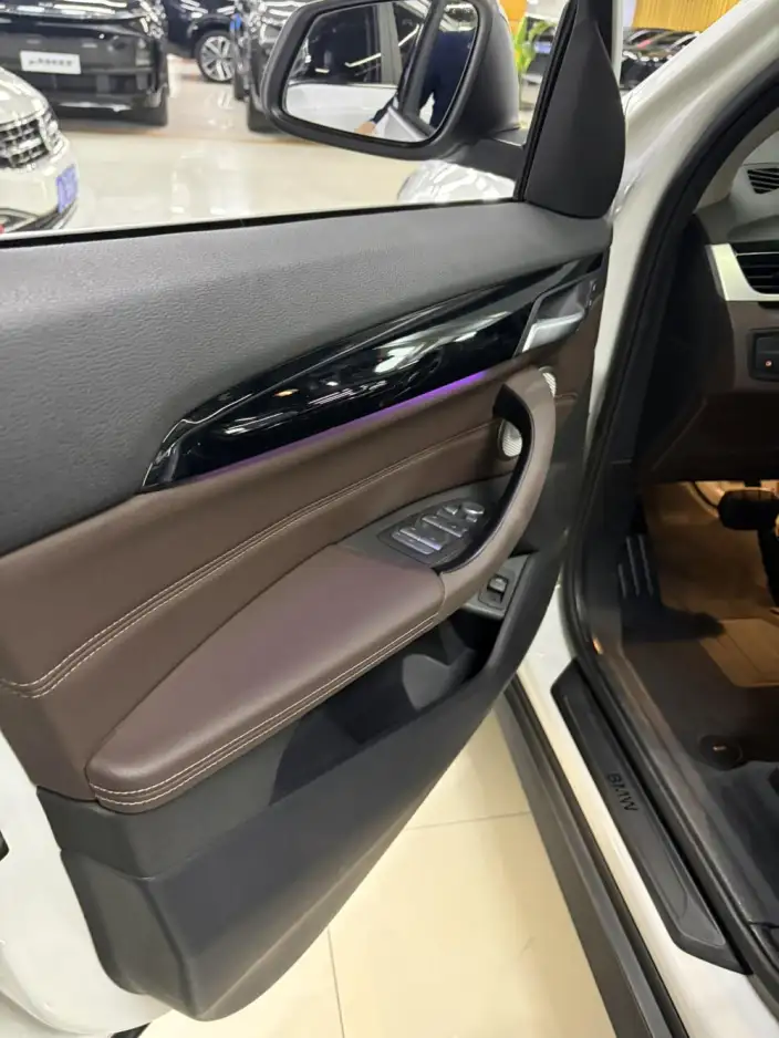 BMW X1 2022 Model sDrive25Li Leading Model – фото 7