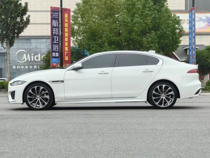 Jaguar XE L 2022 Model 2.0T 250PS R-DYNAMIC S Enterprising Sports Edition – фото 3