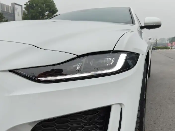 Jaguar XE L 2022 Model 2.0T 250PS R-DYNAMIC S Enterprising Sports Edition – фото 7