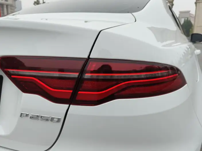 Jaguar XE L 2022 Model 2.0T 250PS R-DYNAMIC S Enterprising Sports Edition – фото 8