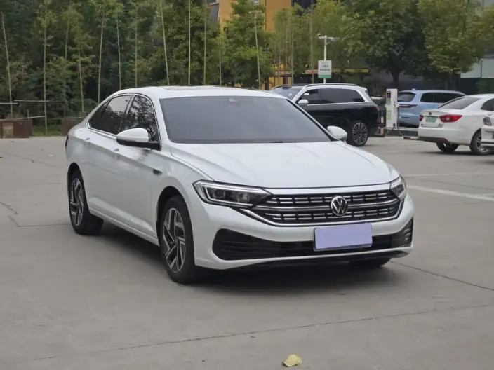 Volkswagen Sagitar 2023 Model 300TSI DSG Beyond Edition – фото 3