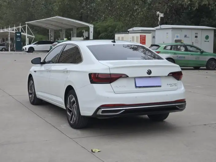 Volkswagen Sagitar 2023 Model 300TSI DSG Beyond Edition – фото 4