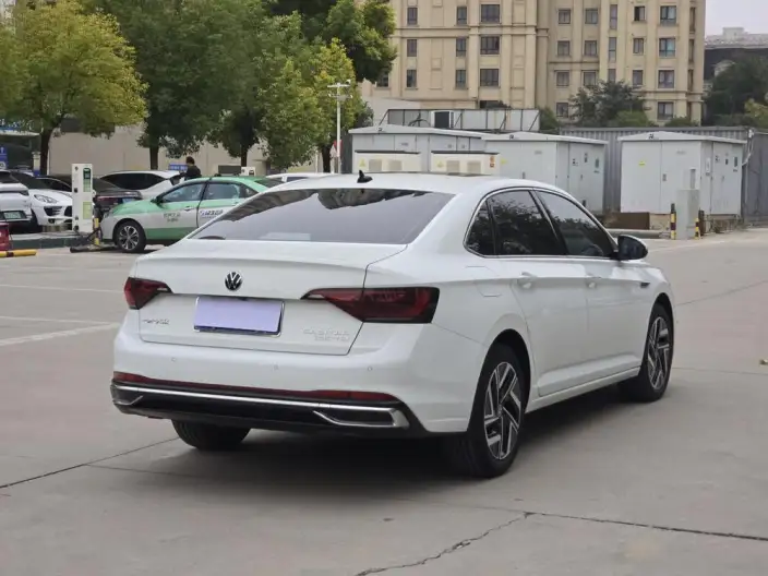 Volkswagen Sagitar 2023 Model 300TSI DSG Beyond Edition – фото 6