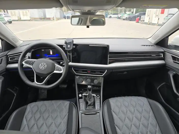 Volkswagen Sagitar 2023 Model 300TSI DSG Beyond Edition – фото 9