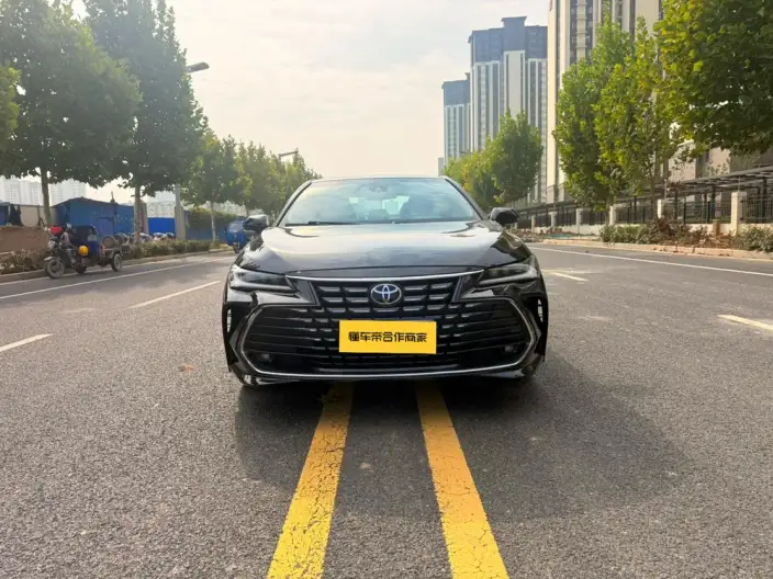 Toyota Avalon 2023 Model 2.0L CVT Deluxe Edition – фото 2
