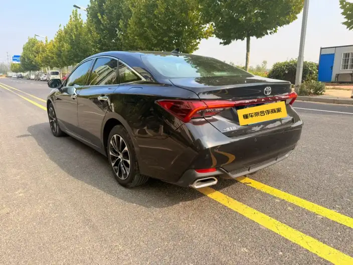 Toyota Avalon 2023 Model 2.0L CVT Deluxe Edition – фото 4