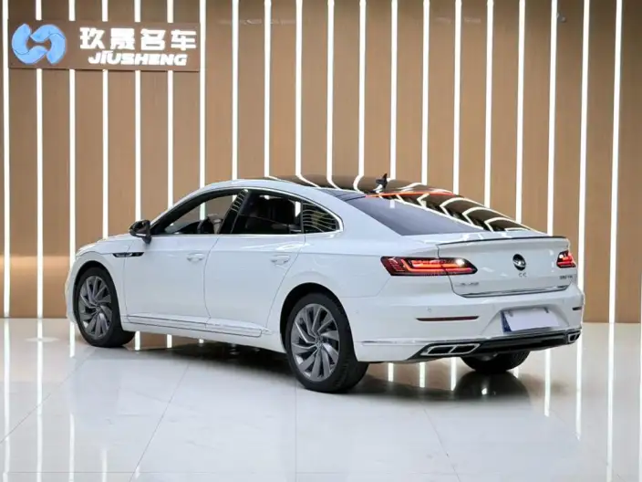 Volkswagen CC 2023 Model 380TSI Eye-catching version – фото 4