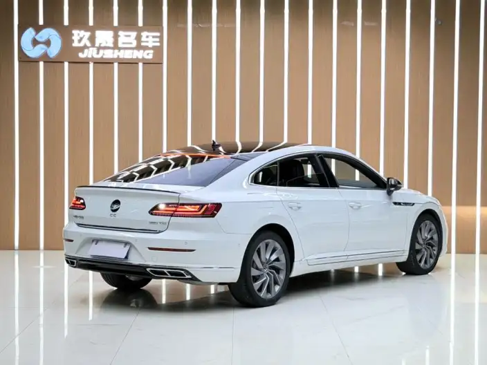 Volkswagen CC 2023 Model 380TSI Eye-catching version – фото 6
