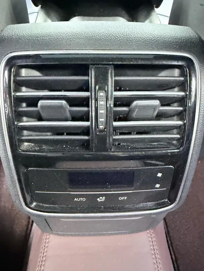 Volkswagen CC 2023 Model 380TSI Eye-catching version – фото 8