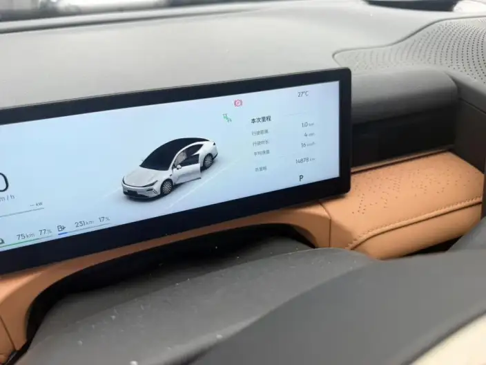 Geely Galaxy E8 PHEV 2025 Model 130km EM-i Premium Edition – фото 7
